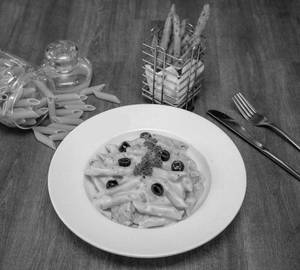 White Sauce Pasta