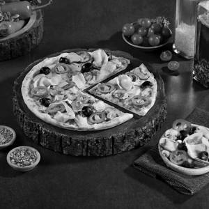 Mushroom Artichokes Pizza