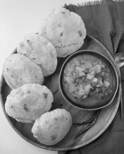 Poori Sabzi [6 Pieces]