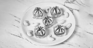 Kaju Kamal Bhog (5 Pieces)