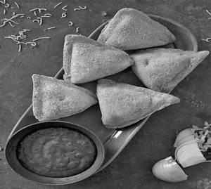 Bole To Special Samosa Pav