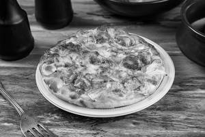 Single cheese tandoori paneer pizza