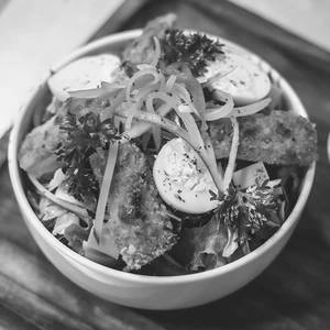 Cuppas Special Crispy Chicken Salad