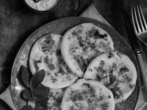 Onion Tomato Uttapam