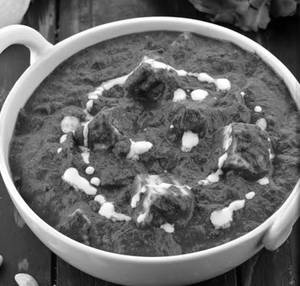Palak Paneer (Mouth Melting Premium Paneer)