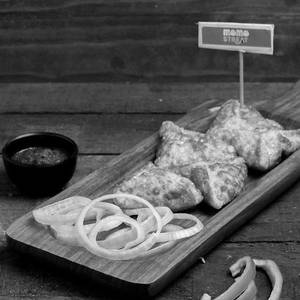 Schezwan Momo (fried)