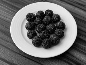 Black Sesame Ball Pottukadala (100 Gm)