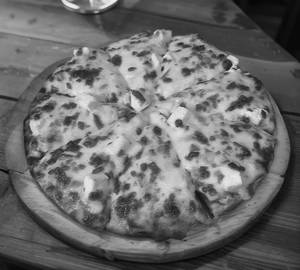 Paneer cheese pizza