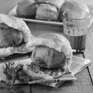 Aamchi Mumbai Vada Pav   2 Pcs