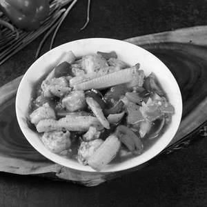 Sliced Chicken With Mushroom & Babycorn