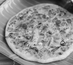 Onion uttapam