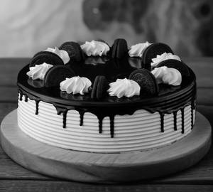 Chocolate Oreo Drip Cake
