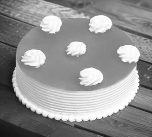 Strawberry Basic Cake