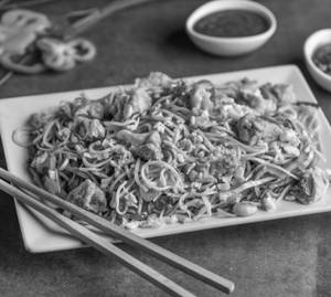 Chicken Egg Chowmein Bowl