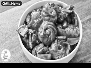 Veg Chilli Momos (8 Pcs)
