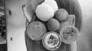 Idli [2pieces] with Mysore Bonda [2pieces]