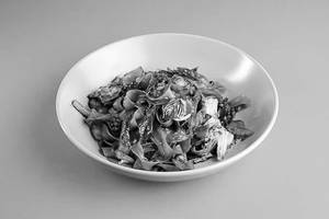 Sen Yai Phad Kheemao Chicken.