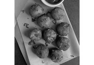 American Corn Cheese Ball
