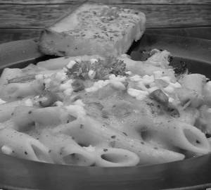 Penne Pasta In Choice Of Sauce [Chicken]