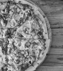 10 Barbecue Chicken Pizza"
