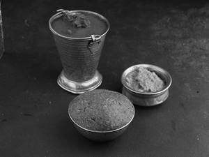 Ragi Mudda+(mini)natukodi Pulusu+gulab Jamun 1 Piece