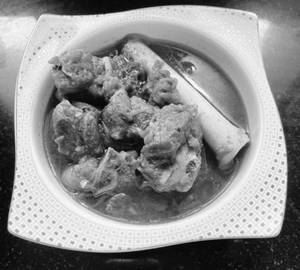 Chhapra Mutton Curry Serves One  (2Pcs 300Ml)