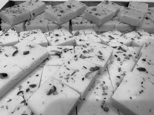 Khoya Pista Barfi