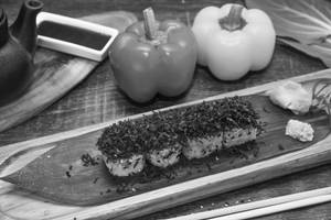 Crispy Vegetables Maki Dehydrated Spinach Sushi [4 Pieces]