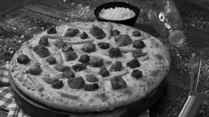 La Pinoz Chicken Cheese Burst Pizza