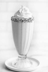 Vanilla Milkshake With Ice Cream