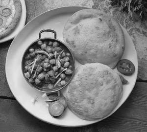 Chole Bhature (2 Plate)