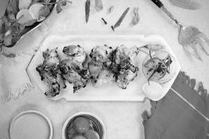Murgh Lehsuni Tikka [serves 1-2] [8 Piece]