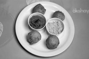 Medhu Bonda (4 Pcs )