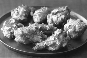 Chicken Wings WITH HOT CHILLI SAUCE