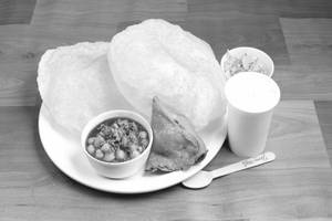 Punjabi Combo (chole Bhature + Samosa + Lassi)