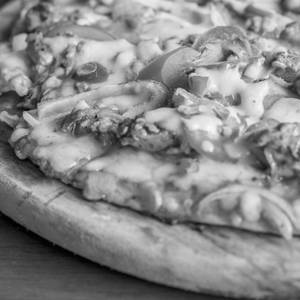Shredded Chicken Pizza