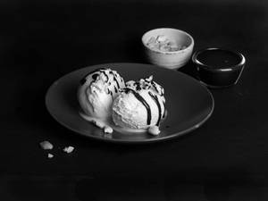 Cashew Fudge Sundae