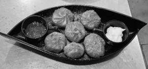 Peri Peri Veg Kurkure Momos (8 Pcs)