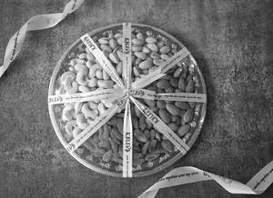 Dry Fruit Thal [800 Grams]