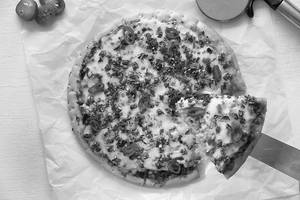Chilli Garlic Pizza''8