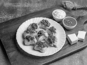 Paneer Schezwan Steamed Momos [8 Pieces]