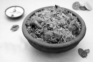 Witw Dum Mutton Biryani With Raita/gravy [serves 2-3] [650 Ml]