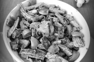 Mushroom, Broccoli & Baby corn in Black Pepper Sauce