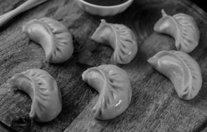 Pork Steamed Momos [8 Pieces]
