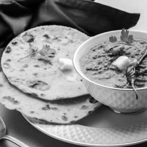 Makki Ki Roti With Sarso Ka Saag