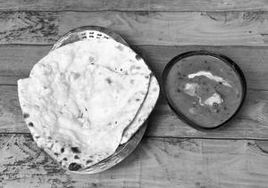 2 Butter Naan+Paneer Butter Masala Combo [Serves 1]