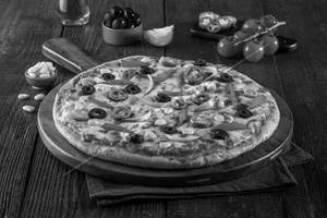Classic Fresh Veggie Pizza