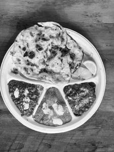 Chur Chur Naan Platter