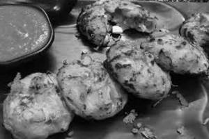 Paneer Tandoori Momo + Cold Drink [200Ml]