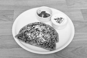 Paneer Paratha With Pickle